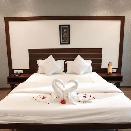 The Windmill Resorts Mālvan Zewnętrze zdjęcie